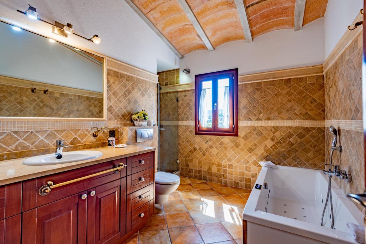 Villa In Center Of Pollensa With Pool And Jacuzzi Eksteriør billede